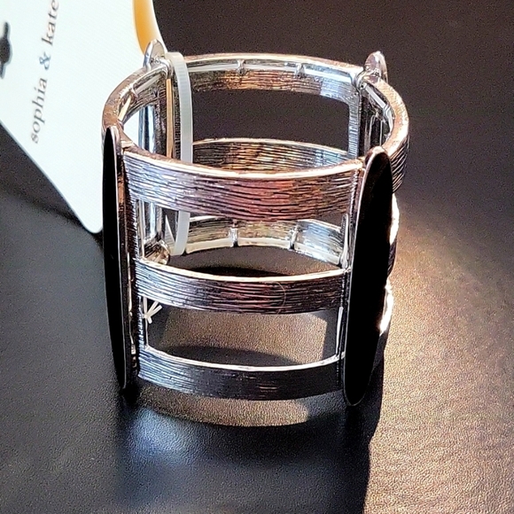 Jewelry - FASHION Black and Silver Tone Stretch Bracelet NWTags